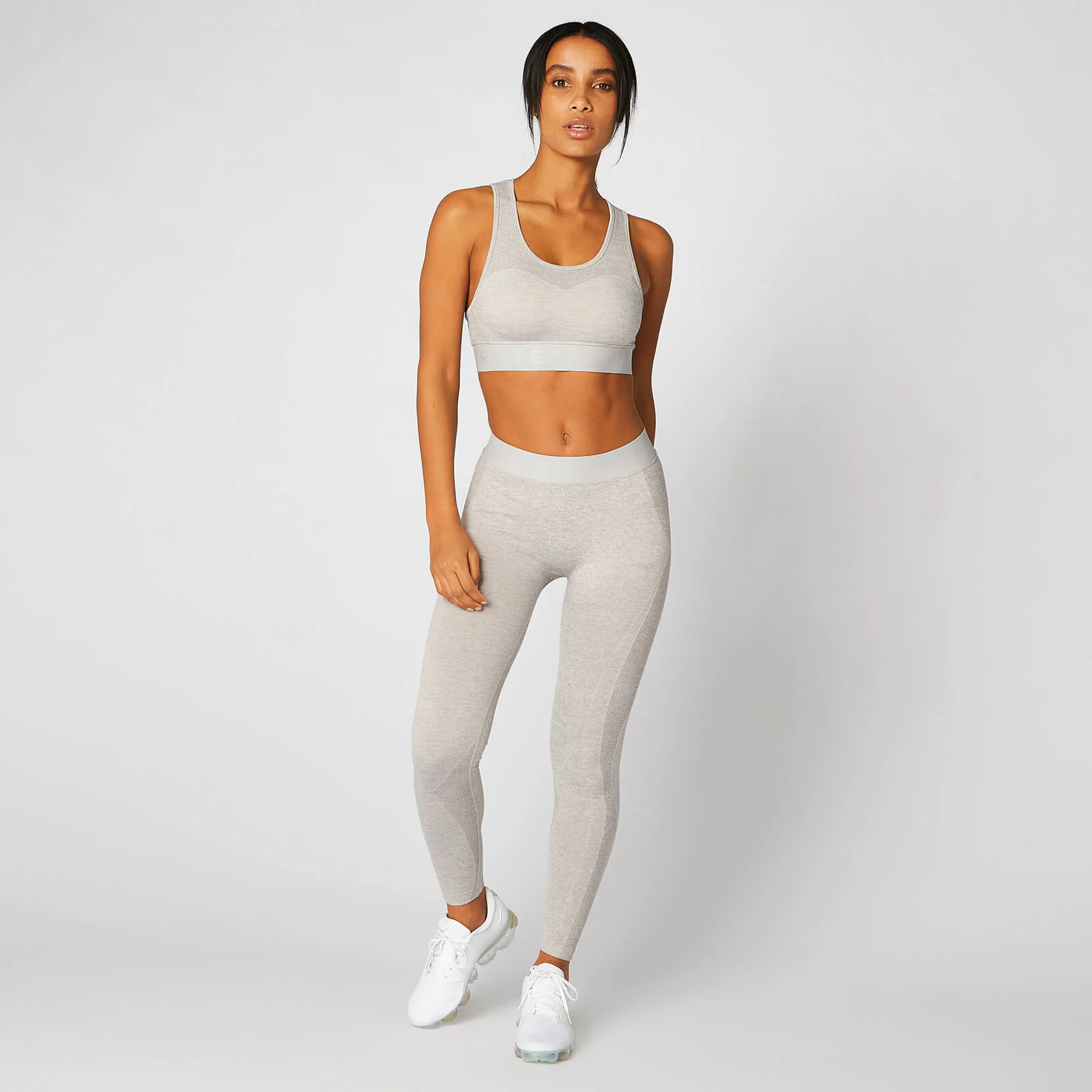 Inspire Seamless Sports Bra - Sulphur Grey - M Image 3