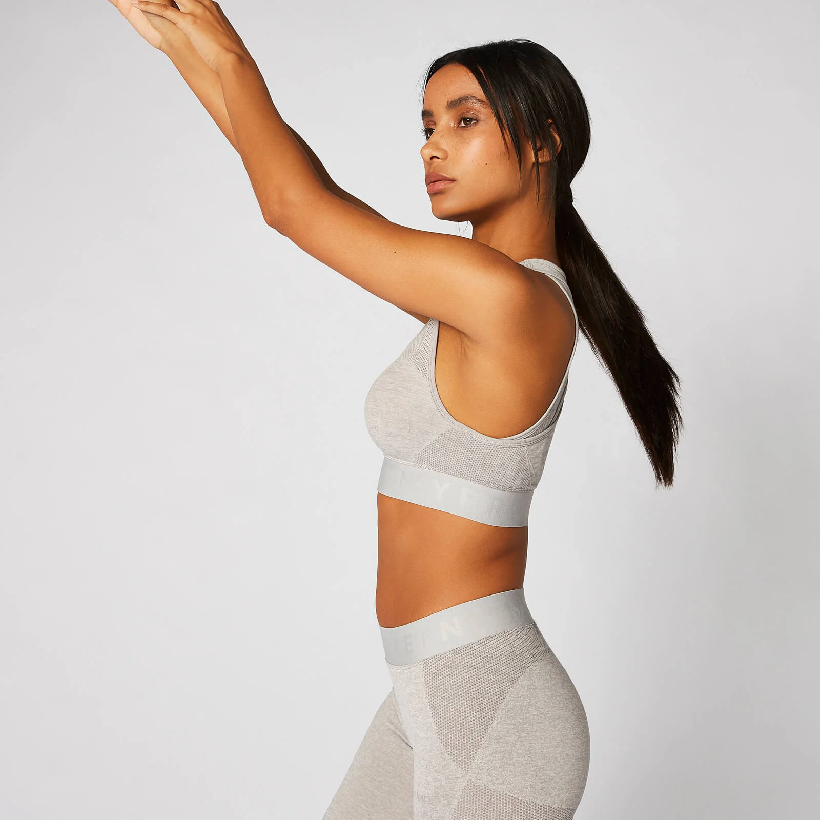 Inspire Seamless Sports Bra - Sulphur Grey - M Image 4