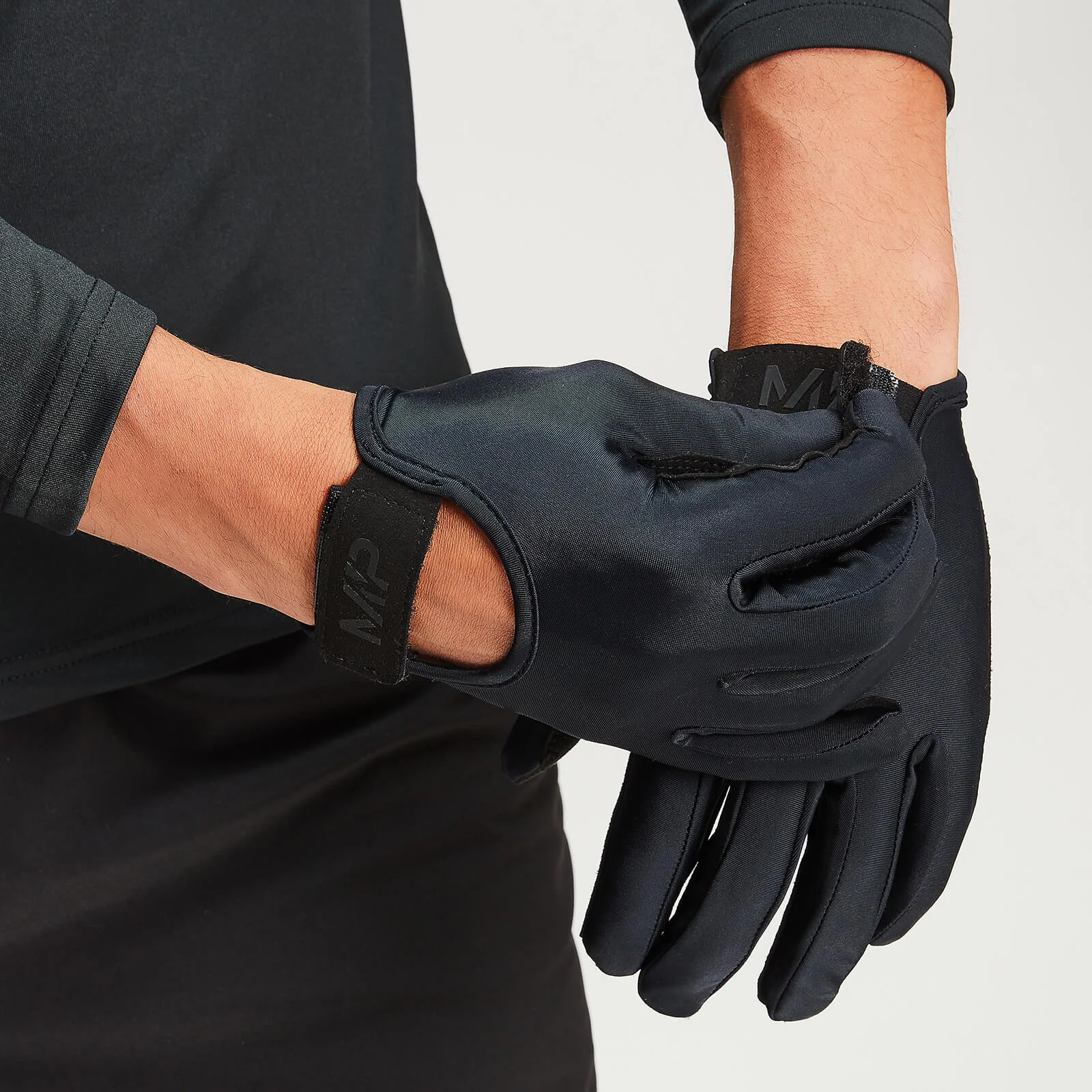 MP Full Coverage Lifting Gloves - Black - S Image 1