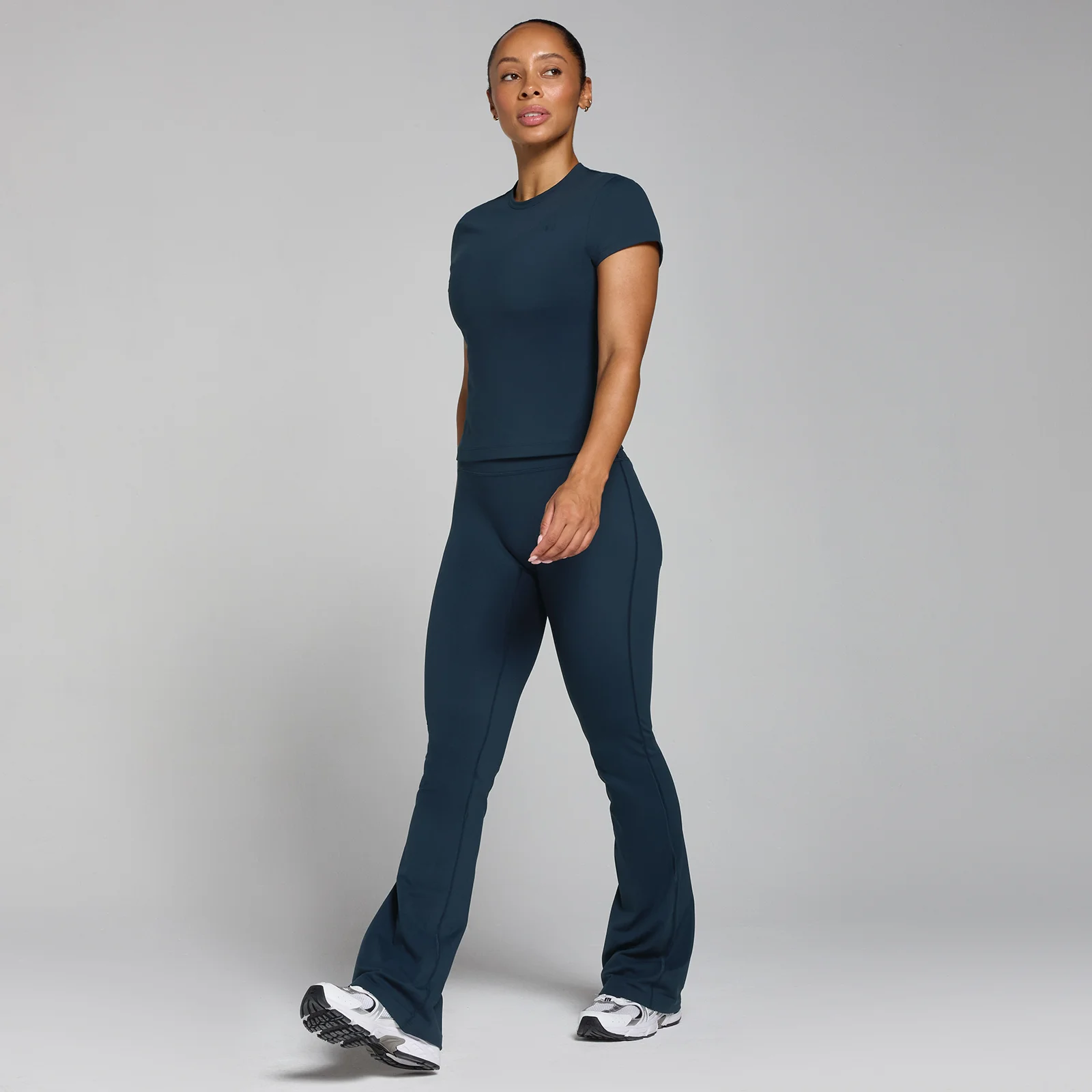 MP Women's Tempo Flared Leggings - Dark Sapphire - XS Image 3