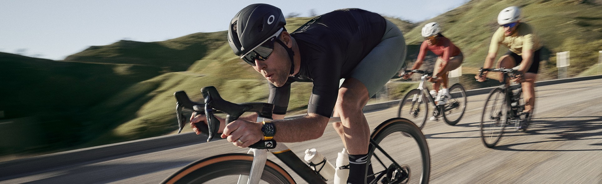 Oakley is a leading brand in product design and sport performance. Oakley thrives on innovation, creating products that inspire and are trusted by top athletes worldwide. Originally known for sports eyewear, Oakley has expanded into apparel and accessories for Sports Performance, Active, and Lifestyle consumers.